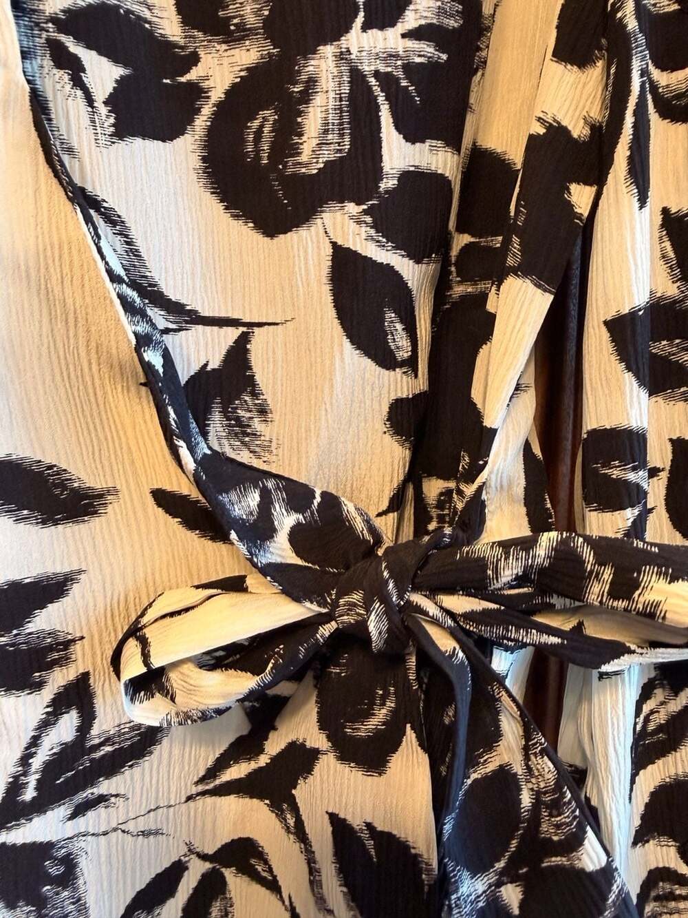 Liz Claiborne Collection 100% Silk Floral Side-Tie Blouse Size 8 - EK - Picture 4 of 8